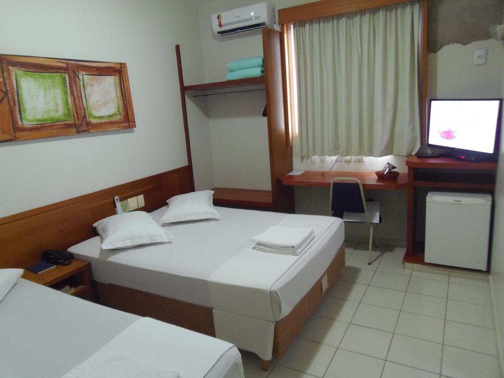 Sanare Hotel Uberlândia エクステリア 写真