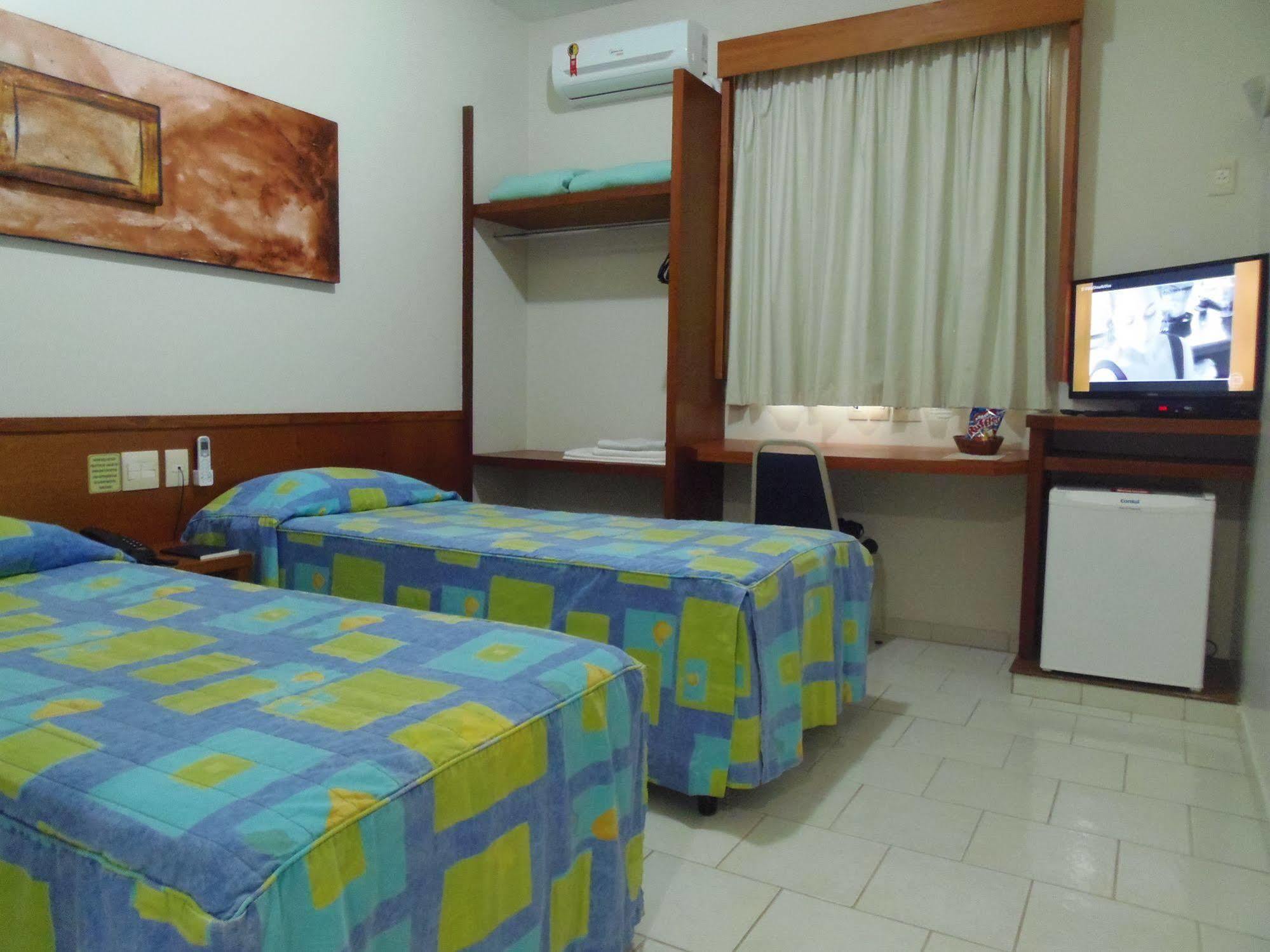 Sanare Hotel Uberlândia エクステリア 写真