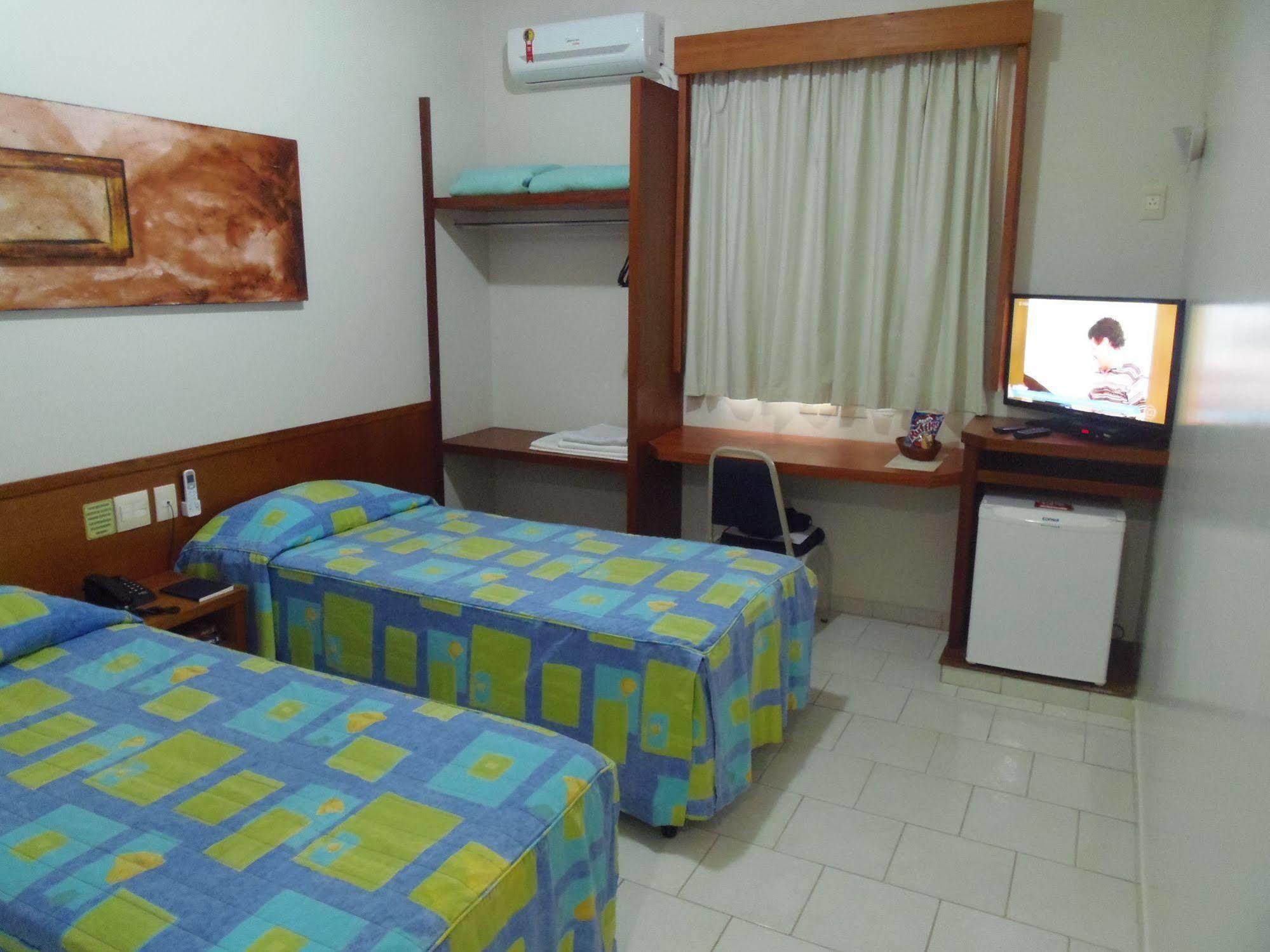 Sanare Hotel Uberlândia エクステリア 写真