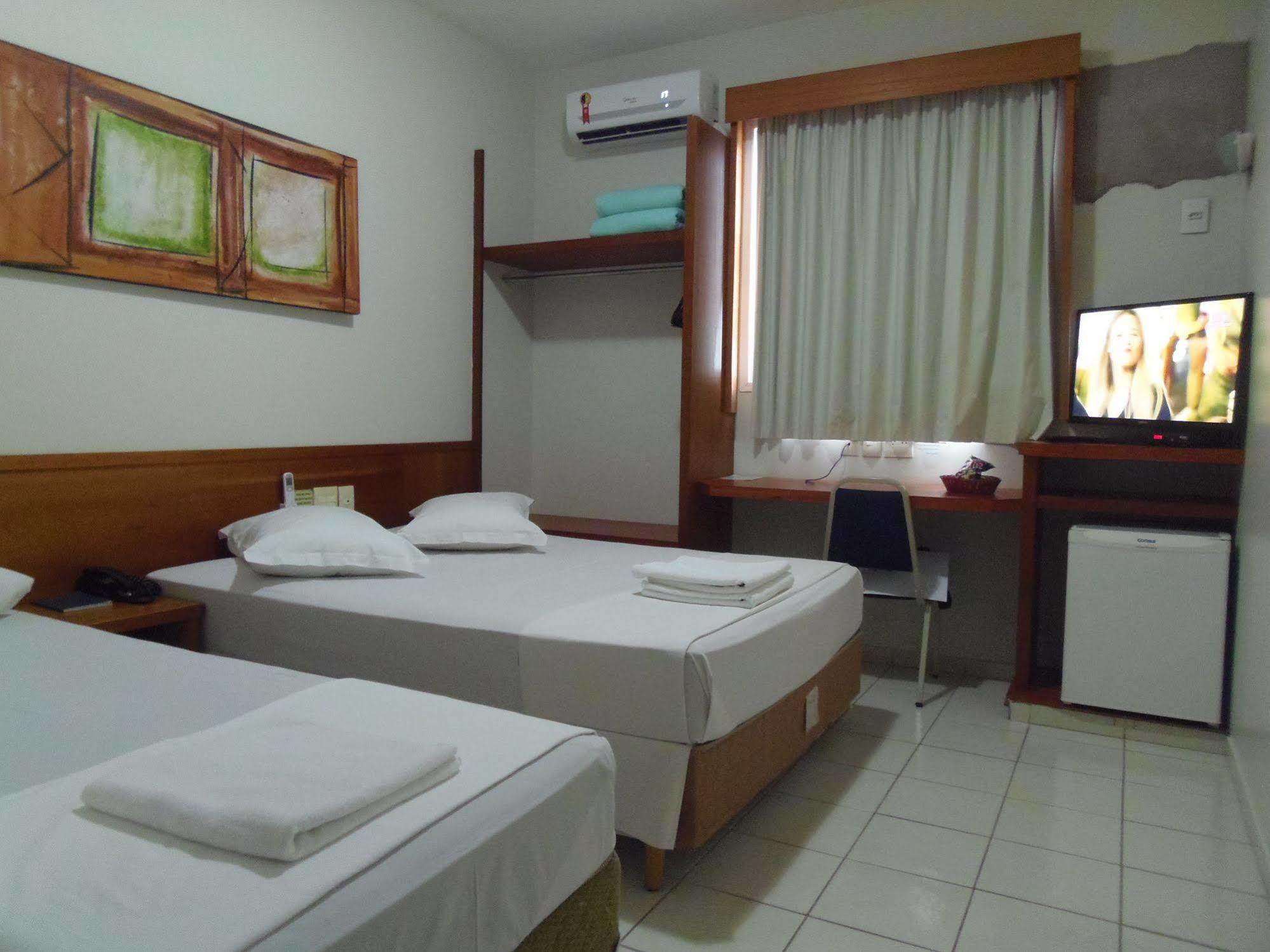 Sanare Hotel Uberlândia エクステリア 写真