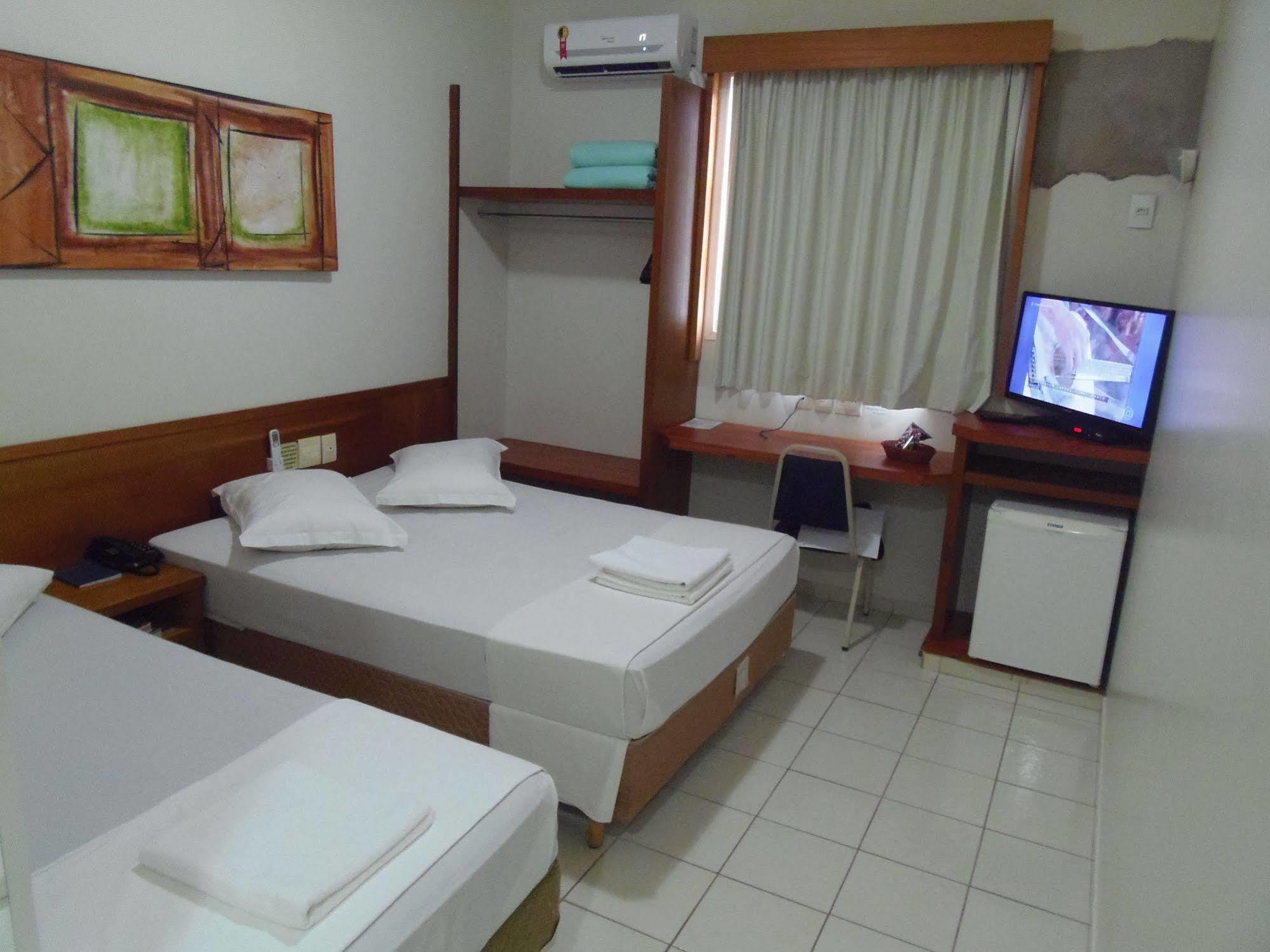 Sanare Hotel Uberlândia エクステリア 写真