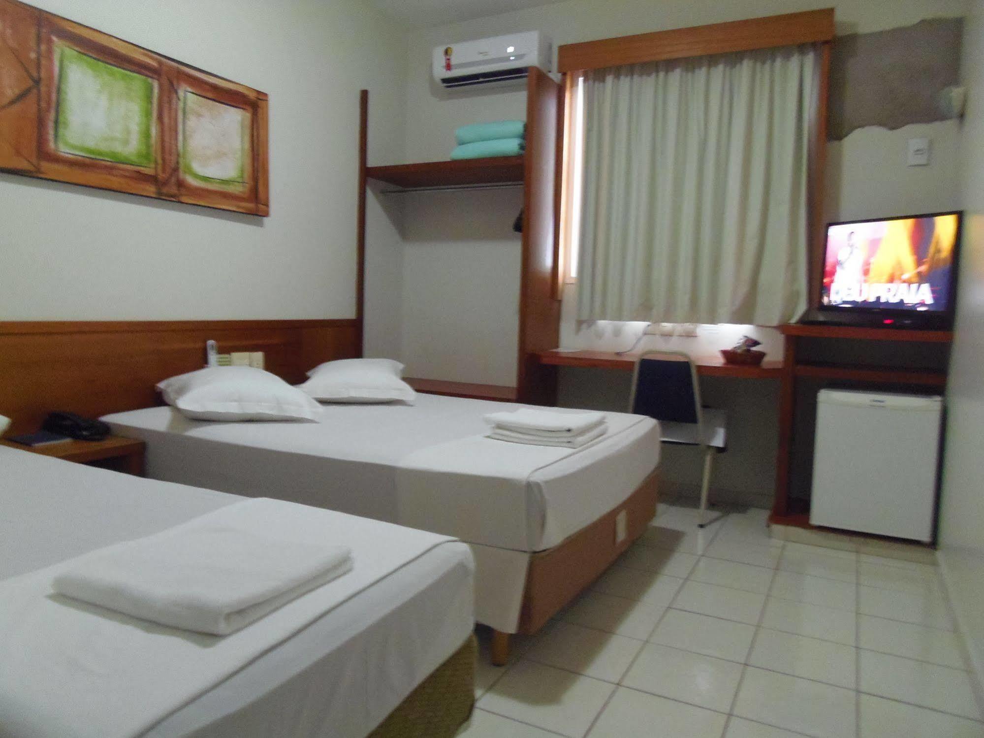 Sanare Hotel Uberlândia エクステリア 写真