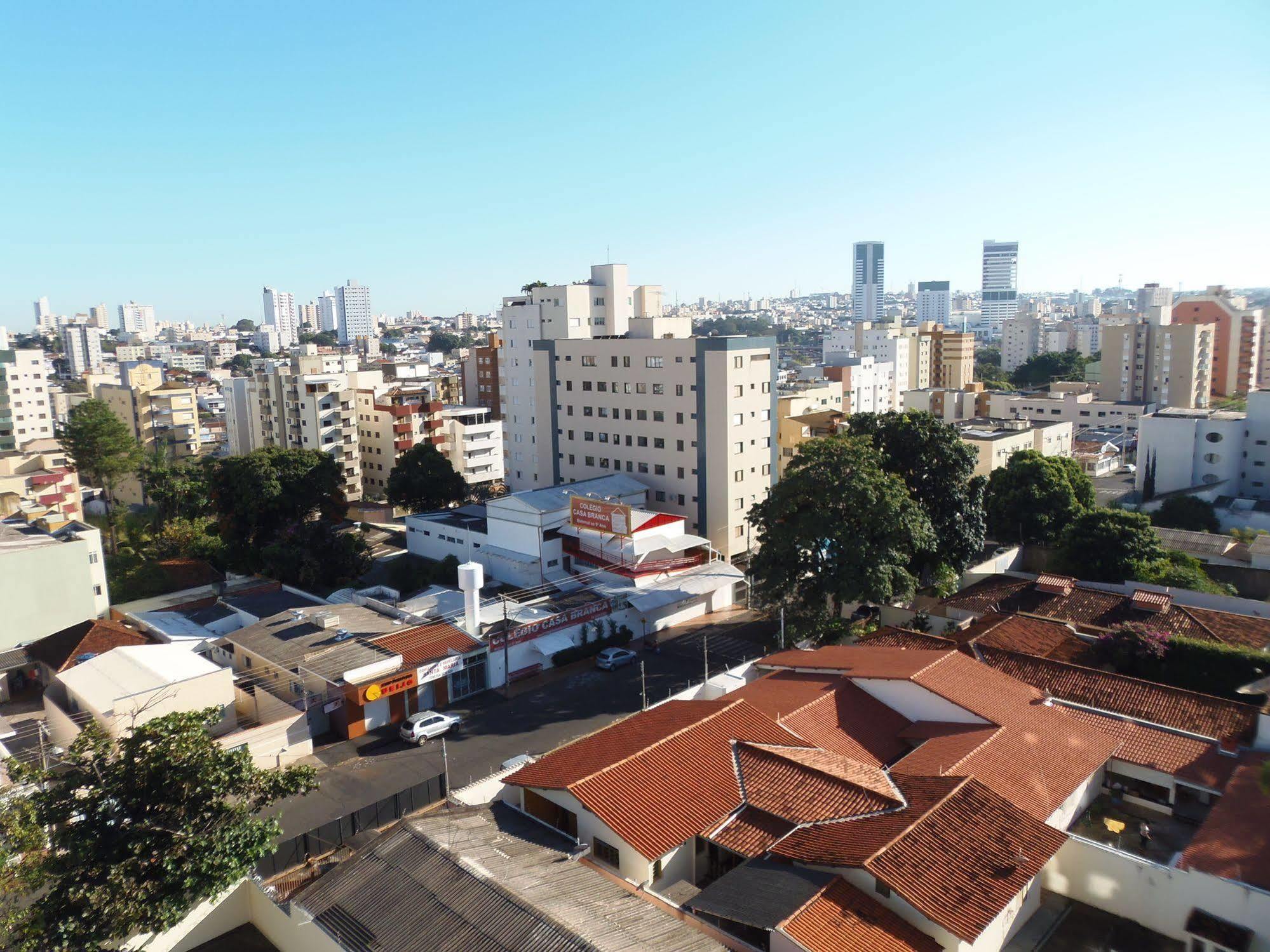 Sanare Hotel Uberlândia エクステリア 写真